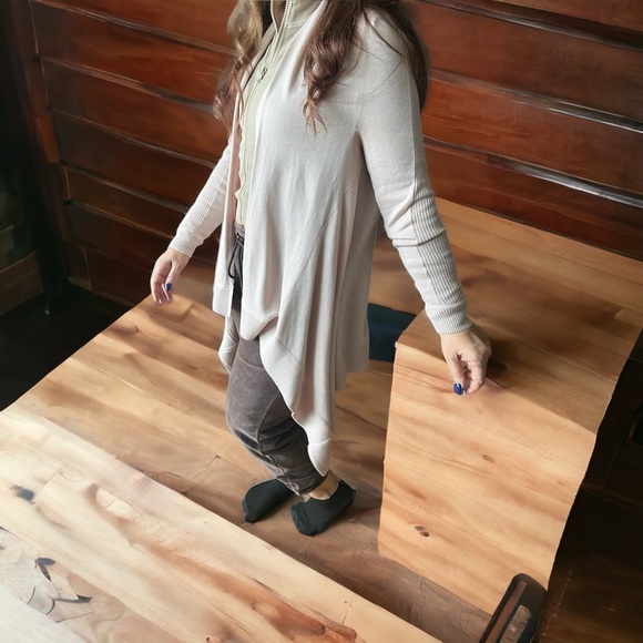 Lululemon open front Draper cardigan in a colour pale pink size Small - Picture 2 of 6